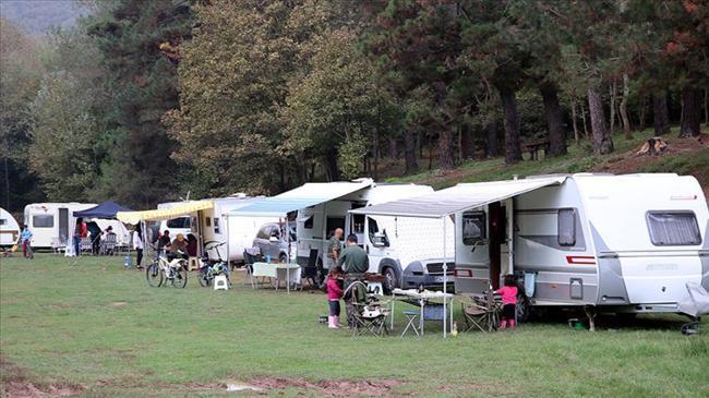 Çadır ve karavan kamplarına ilgi artıyor | Ekonomi Haberleri