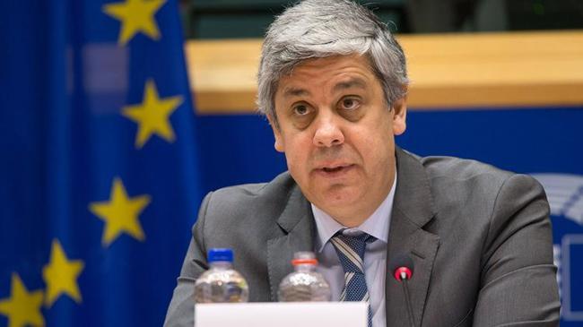 ECB Yönetik Konseyi üyesi ve Portekiz MB Başkanı Mario Centeno, La Stampa gazetesine verdiği demeçte, Euro bölgesi ekonomisinin zayıf olduğunu ve ECB nin daha fazla teşvik sağlamasına ihtiyaç duyduğunu öne sürdü.

