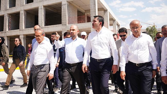 “Deprem bölgesinde nasıl mı çalışıyoruz?” Bakan Kurum’dan 24 saat mesai paylaşımı | Genel Haberler