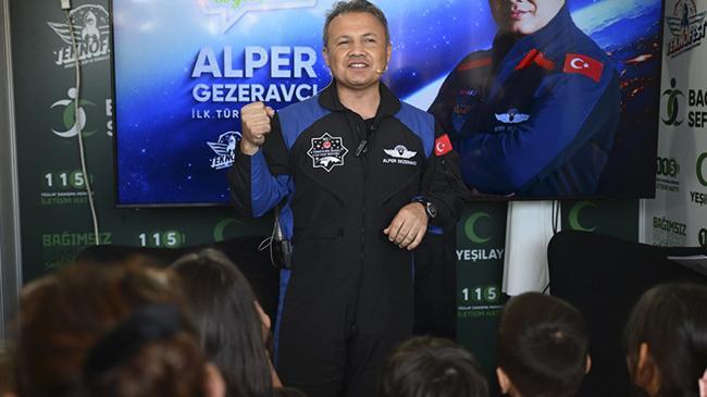 Astronot Gezeravcı'dan gençlere uyarı: Hayallerinize engel olur | Teknoloji Haberleri
