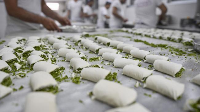 Bakanlık tek tek ifşa etti! Ünlü baklavacı vatandaşa boya yedirmiş | Genel Haberler