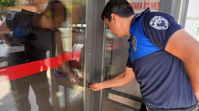 Tarihi geçmiş ürün satan 2 market mühürlendi | Genel Haberler