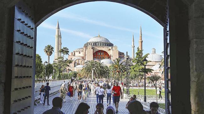 Turizmde 50 milyar dolarlık rekor | Ekonomi Haberleri