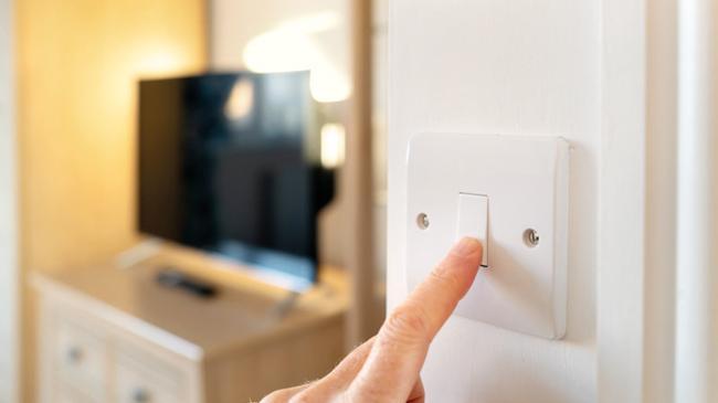 Elektrikte yeni sınır: 4 bin kWh... Aylık faturası 984 liranın altındaki aboneler destek alacak | Ekonomi Haberleri