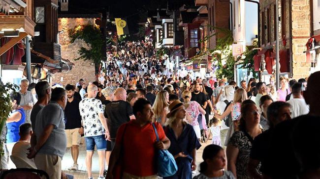 Antalya ziyaretçi sayısında cumhuriyet rekoru kırdı | Genel Haberler