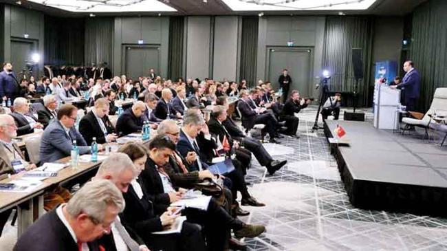 Sanayi ve Teknoloji Bakanı Kacır Berlin’de otomotiv zirvesine katıldı: Alman şirketlere yatırım çağrısı | Ekonomi Haberleri