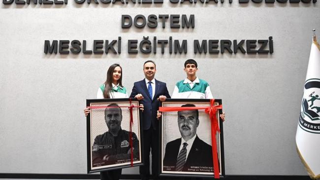 Denizli Model Fabrikayı açan Bakan Kacır, DOSTEM öğrencileriyle bir araya geldi | Ekonomi Haberleri