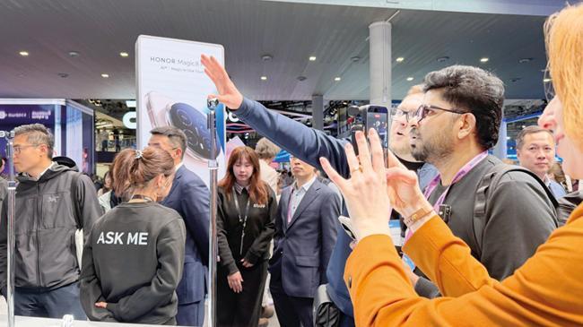 Geleceği test ettik... Her dili anlayan gözlük, yapay zekâlı kolye, acile yetiştiren otomobil... | Ekonomi Haberleri