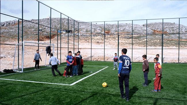 Bakan Kurum, Adıyaman'ın Zey köyünde halı sahaya kavuşan çocukları paylaştı | Genel Haberler