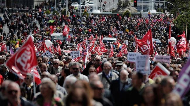 Ekonomi yönetimi 1 Mayıs Emek ve Dayanışma Günü'nü kutladı | Genel Haberler