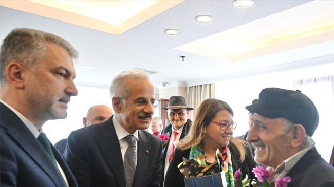 Bakan Uraloğlu'ndan Trabzon Valiliği Köşk Huzurevi’ne bayram ziyareti | Genel Haberler