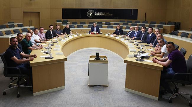 Bakan Bayraktar, Doruk Madencilik işçileriyle bir araya geldi | Ekonomi Haberleri
