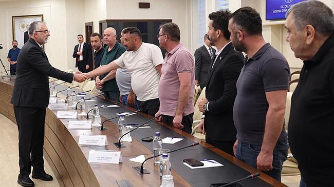 Bakan Işıkhan maden işçilerini kabul etti | Genel Haberler