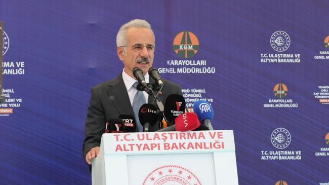 Hakkâri’ye terörsüz Türkiye yatırımları... Ulaştırma ve Altyapı Bakanı Abdulkadir Uraloğlu'ndan açıklama | Genel Haberler