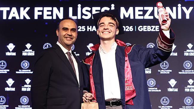 TÜBİTAK’ta tarihi gün: İlk mezunlar diplomalarını aldı | Politika Haberleri