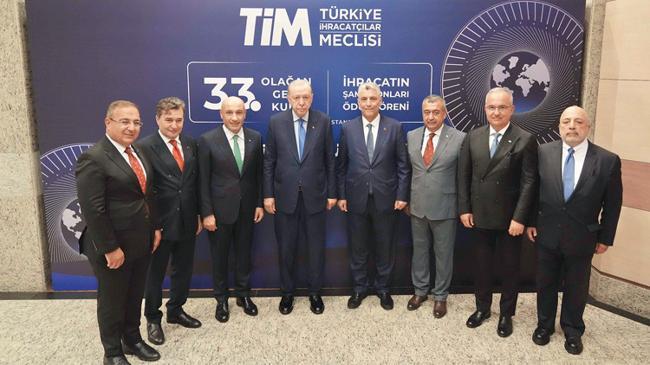 2025 yılının ihracat şampiyonları belli oldu: ‘Hedef 400 milyar dolar’ | Ekonomi Haberleri