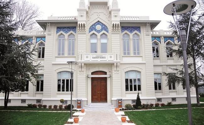 Historical building in Istanbul reopens as a library