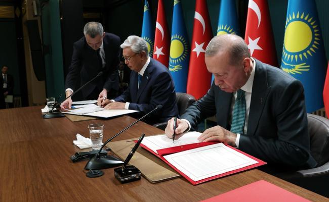 Корпоративтік кештен кейін мен оны трассам