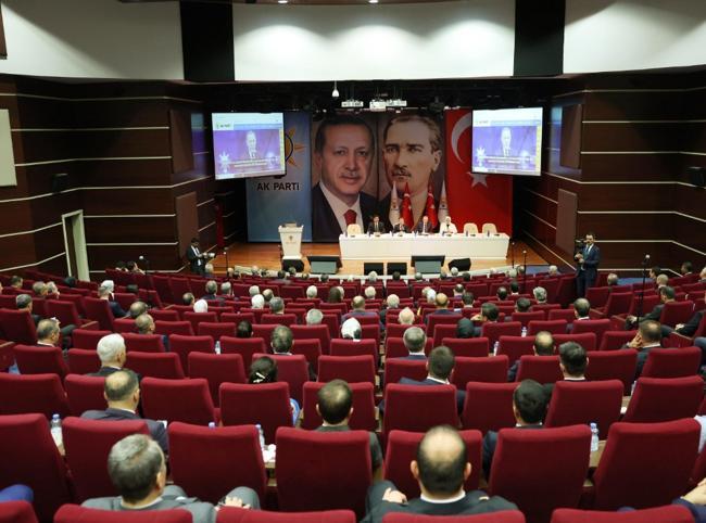 AKP holds congress, unveils new leadership