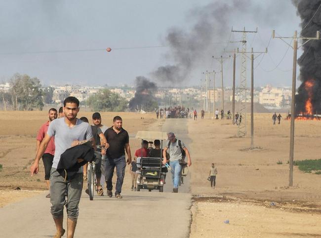 Israel strikes Gaza after US vetoes UN ceasefire bid