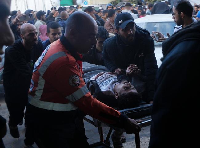 Israeli strikes kill dozens in refugee camp