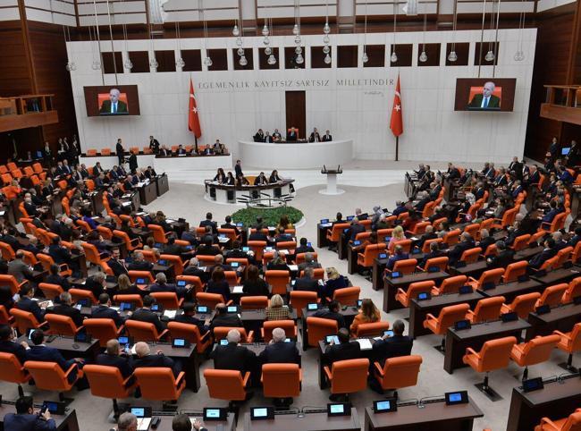 Budget talks end, Swedens NATO bid takes center stage