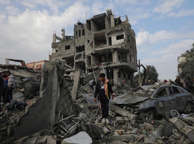 Israel intensifying Gaza strikes as Netanyahu says no peace until Hamas destroyed