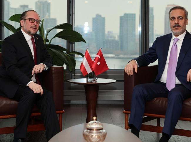 Austrian top diplomat in Türkiye for regional, bilateral talks