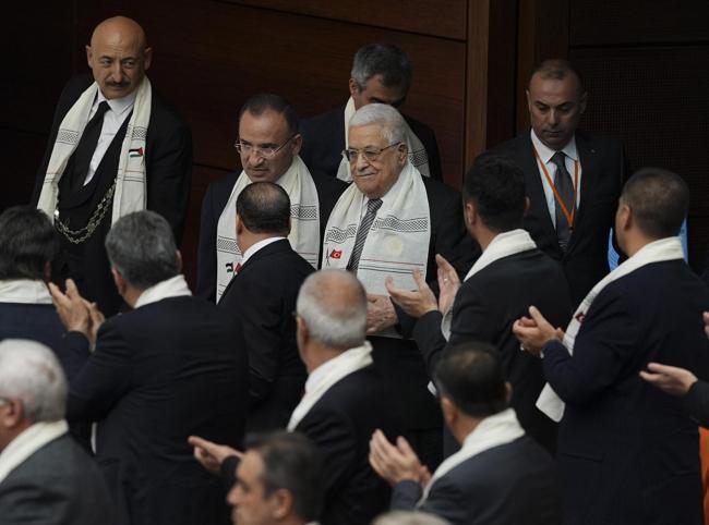 Turkish officials laud Abbas speech in parliament