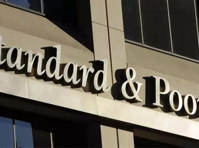 S&P raises Türkiyes rating to BB- with stable outlook