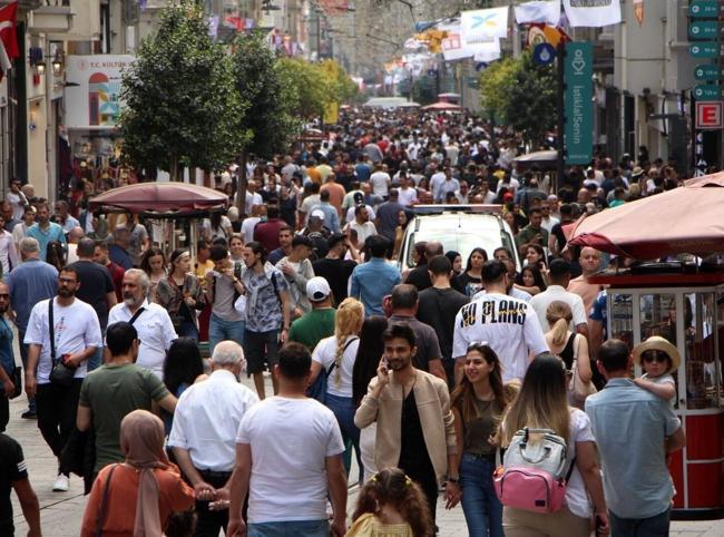Türkiye increases minimum wage by 30 percent for 2025