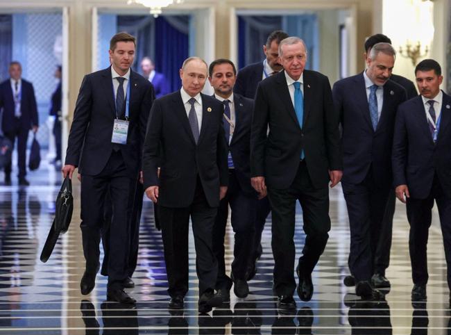 Putin praises Türkiyes mediation efforts on Ukraine