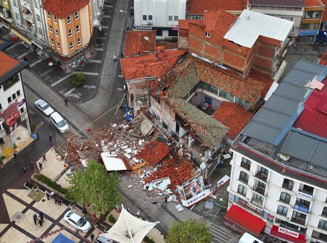 ‘Seismic storm’ fears rise after another strong quake in Balıkesir