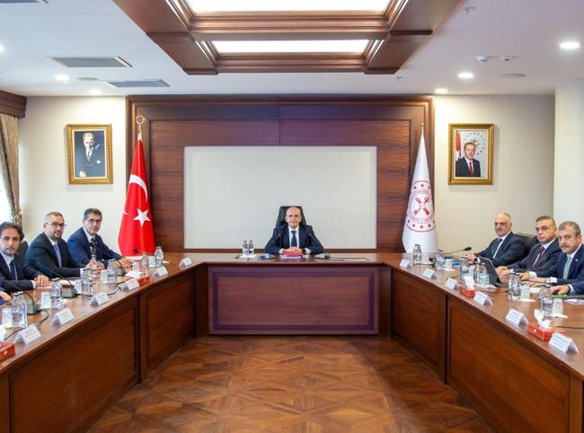 Committee weighs steps against food price fluctuations