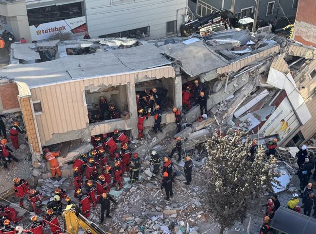 Seven-story residential building collapses in Gebze