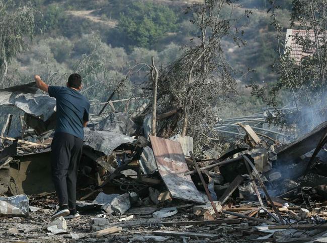 Israeli jets strike southern Lebanon towns, escalates attacks