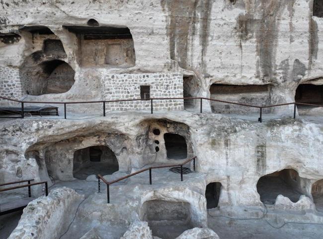 Hasankeyf prepares to open ancient human-carved caves to visitors