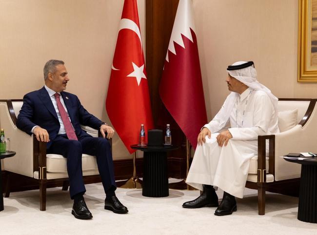 Turkish FM meets Qatari premier on sidelines of Doha Forum