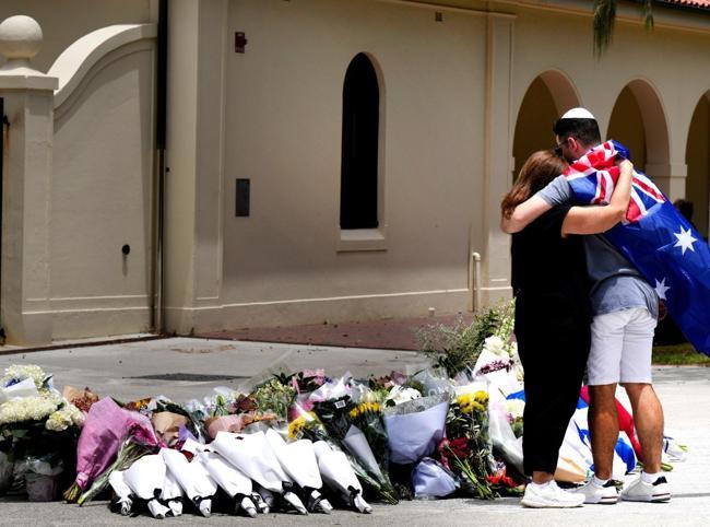 Father and son gunmen kill 15 at Jewish festival on Australias Bondi Beach