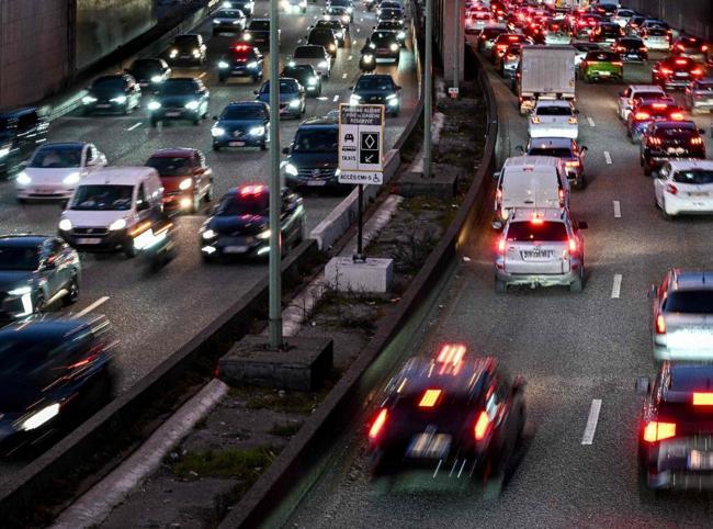 EU set to scrap 2035 combustion-engine ban in car industry boost