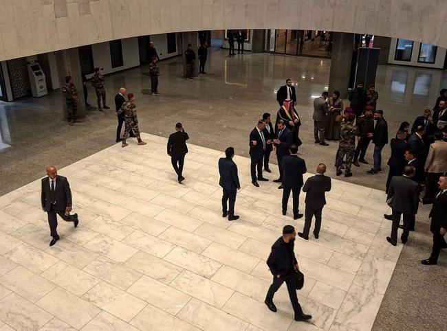 Iraqi parliament holds 1st session after election