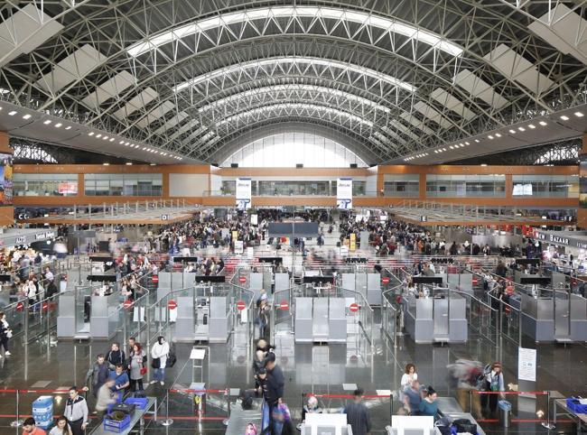 Turkish airports welcome record 247 million travelers in 2025