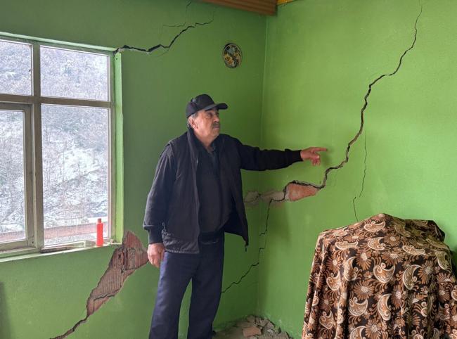 Landslide damages homes in northern province