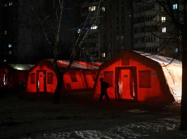 IMF chief visits Ukraine as Kiev awaits funding