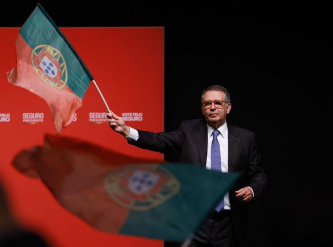 Socialist to face far-right candidate for Portugals presidency