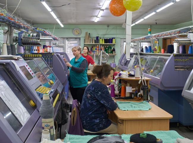 Ukraine businesses struggle amid power cuts