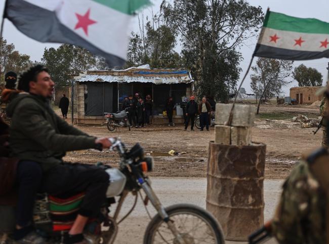 Damascus starts reclaiming major northeast oil fields under SDF deal