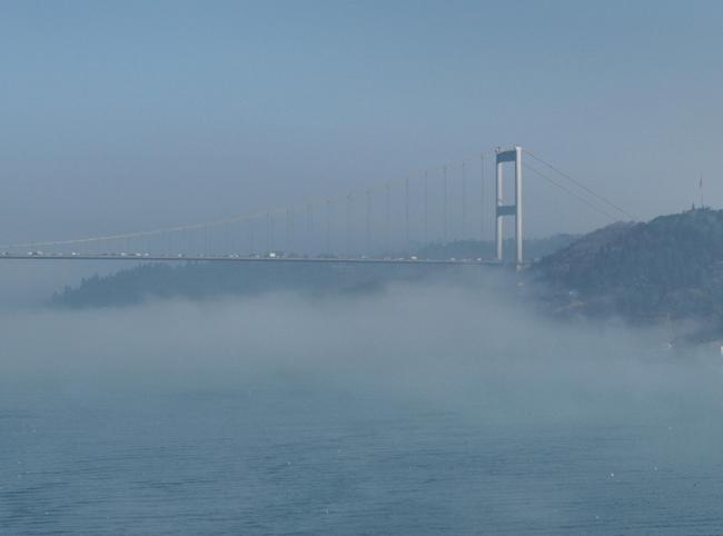 Thick fog paralyzes transportation across Istanbul