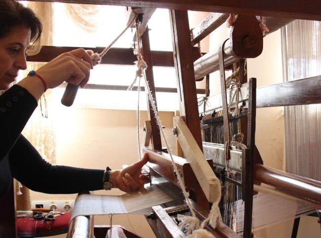 800-year-old Seljuk silk fabrics rewoven in Antalya