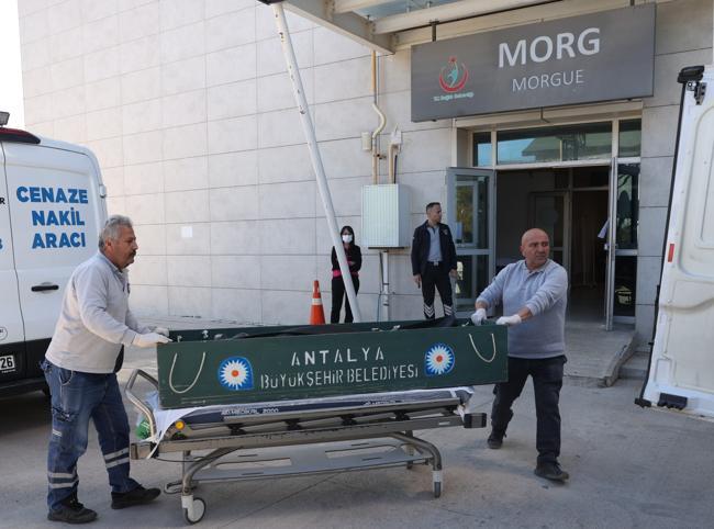 At least 14 migrants drown off Antalya after deadly collision